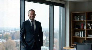 Ich bin Dr. Herbert Koch, Experte für Krisenmanagement (2/10)